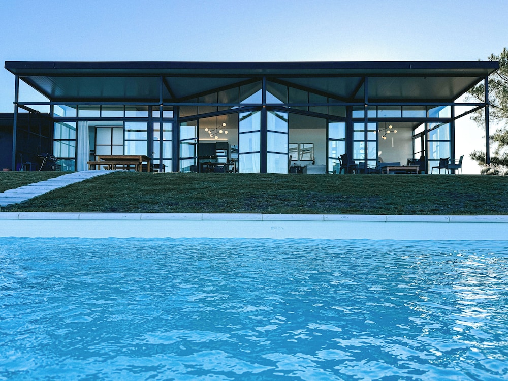 La Casa de Cristal by Puerto Dijama
