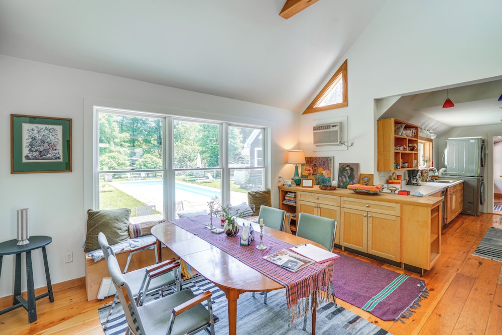 9 Mi to Dtwn Hudson: Pet-friendly Home w/ Pool