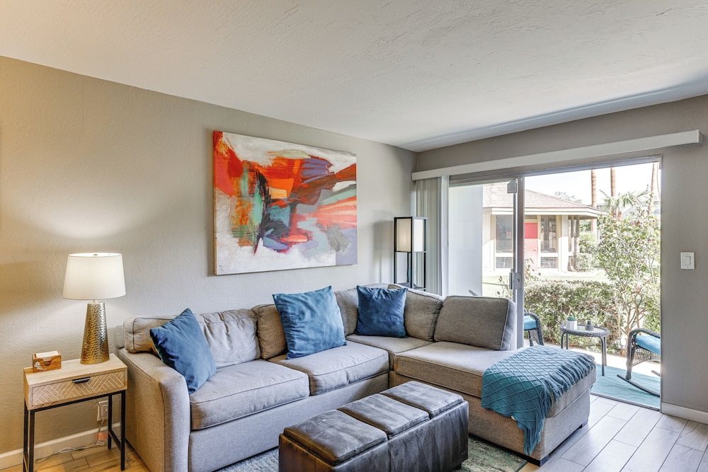 Walk to Old Town: Scottsdale Condo w/ Pool Access!