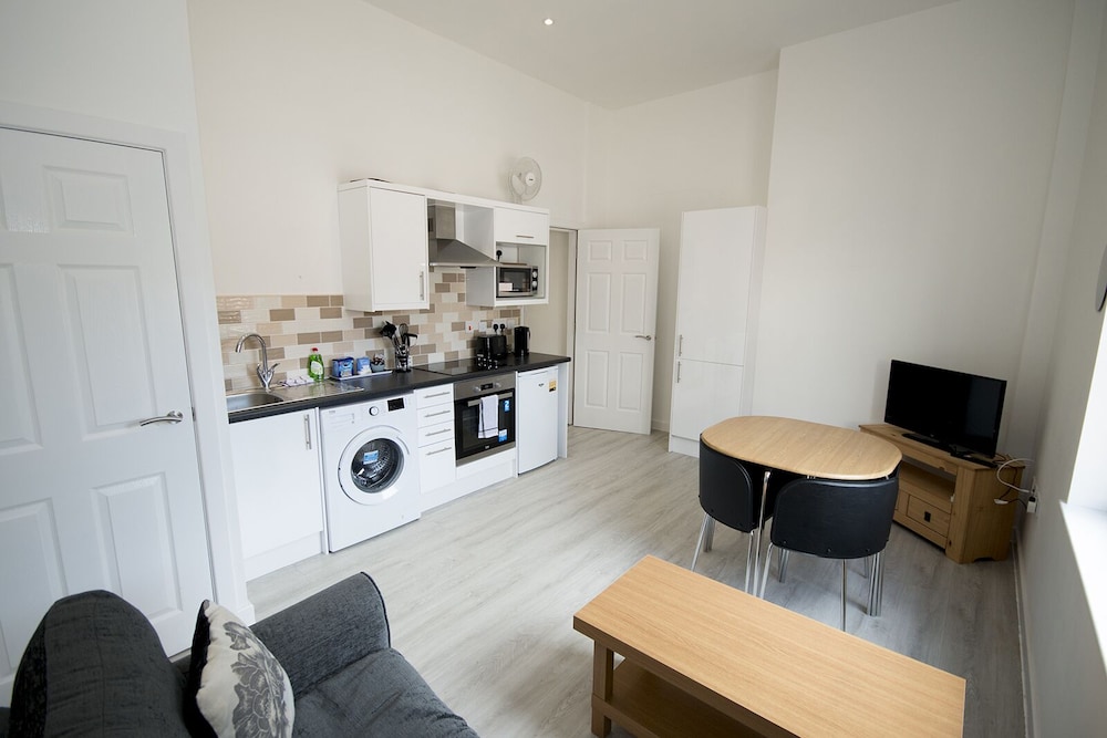 Pretty Properties Grange House Apartment 5 view 5