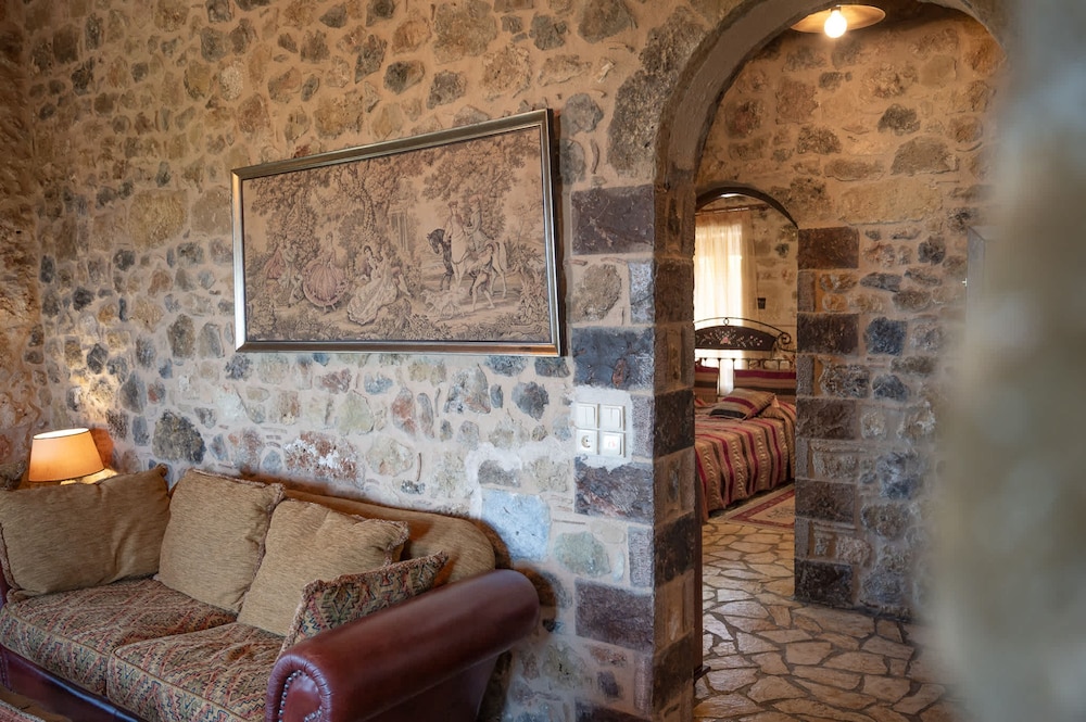 Niki s Tower - Majestic Seaview Stone Nest
