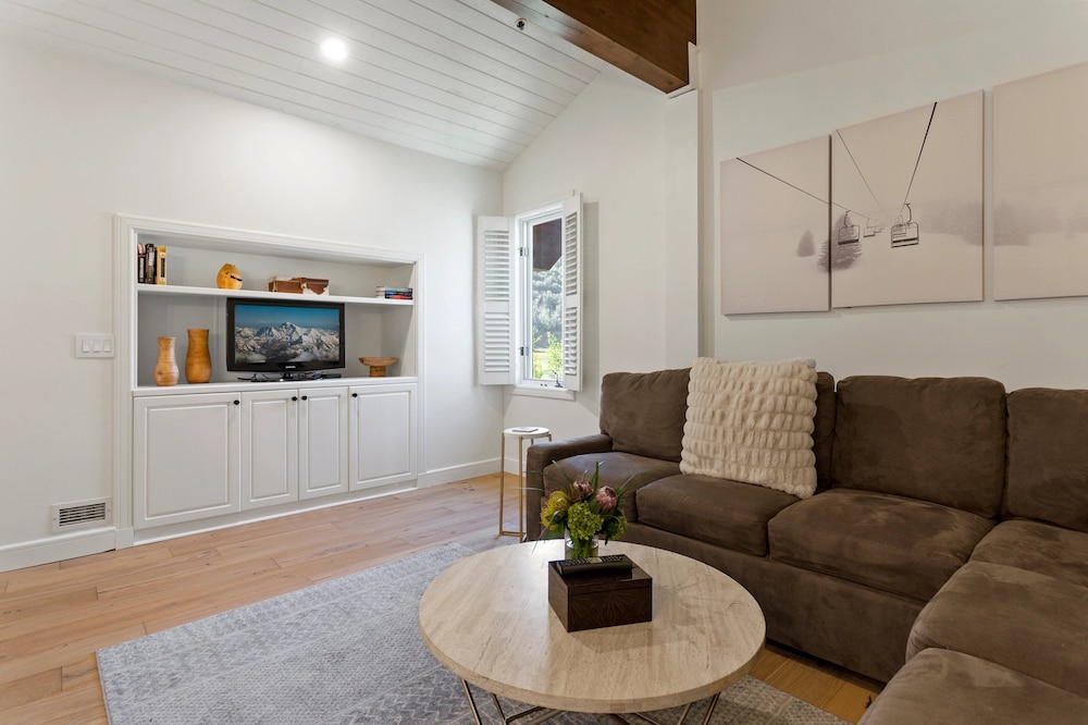 Trail's End Lodge at Deer Valley Resort - Three Bedroom Residence with Spa #501 3 Condo