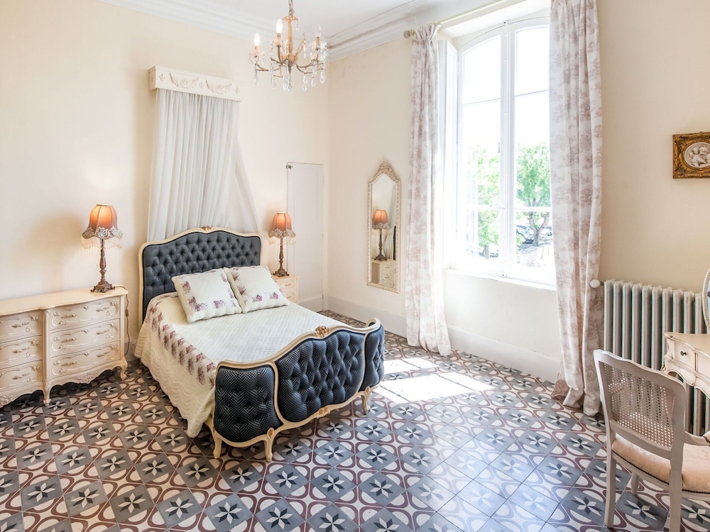 Elegant Holiday Home Near the Canal du Midi view 5