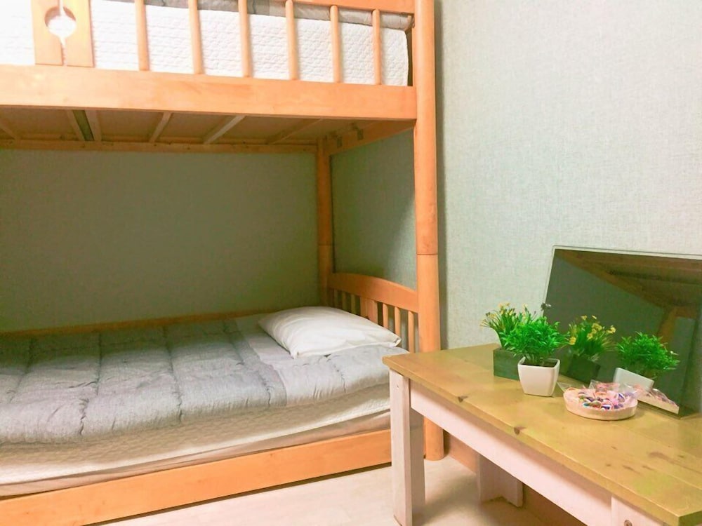 iCOS Guesthouse 1 for Female - Hostel
