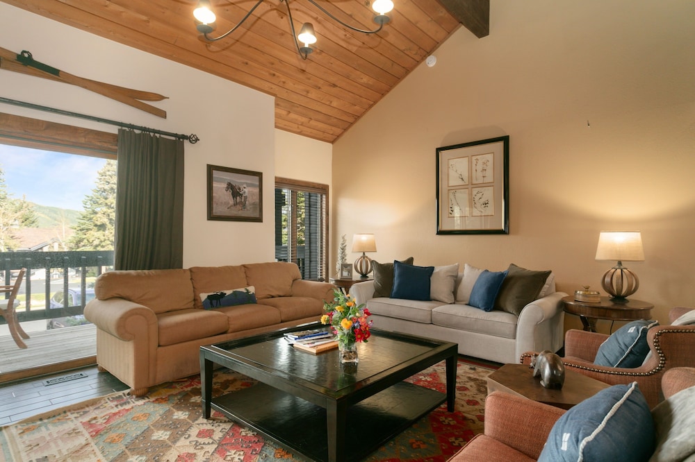 Ridgepoint - Three Bedroom with Spa #128 3 Condo