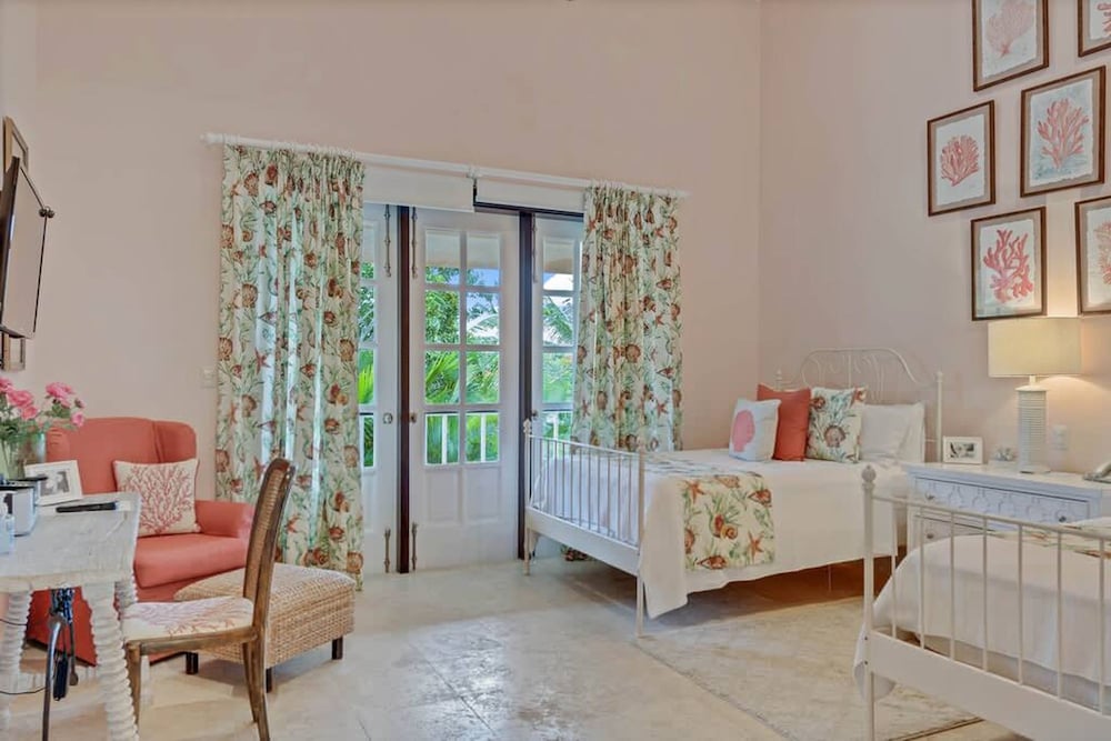Sophisticated Villas With Private Pools and Staff