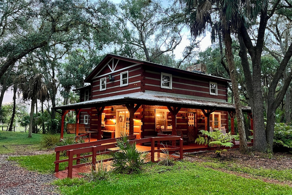 Spacious Sebring Family Cabin w/ Fun Barn + Yard!