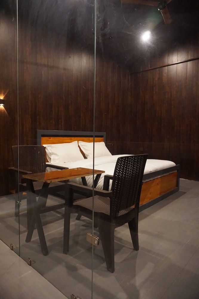 Ekaiva Resort, New Tehri : A Boutique Lake View Hotel