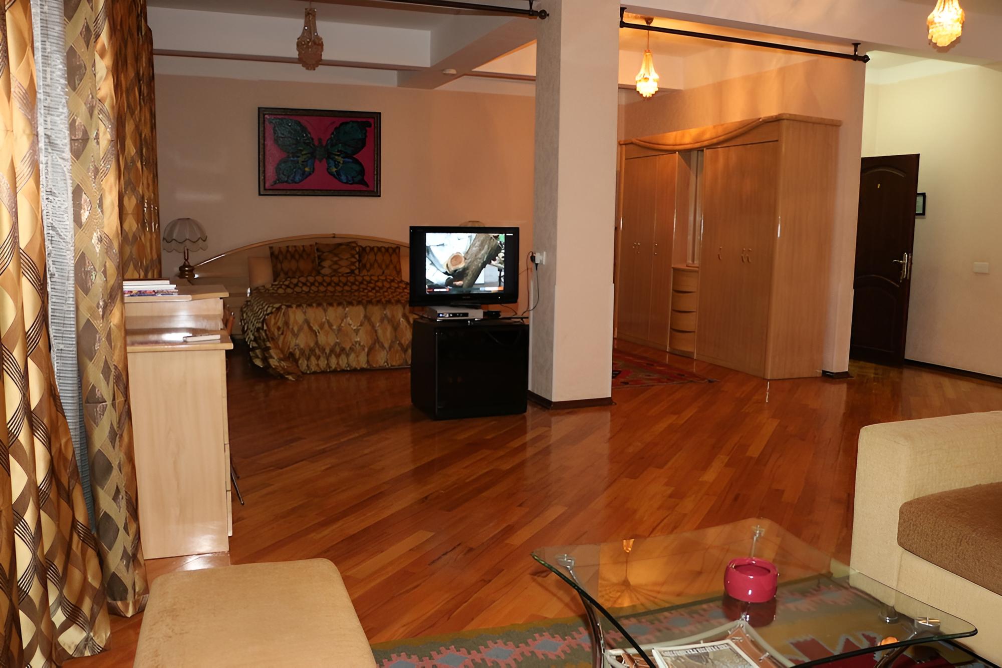Nur-2 Hotel