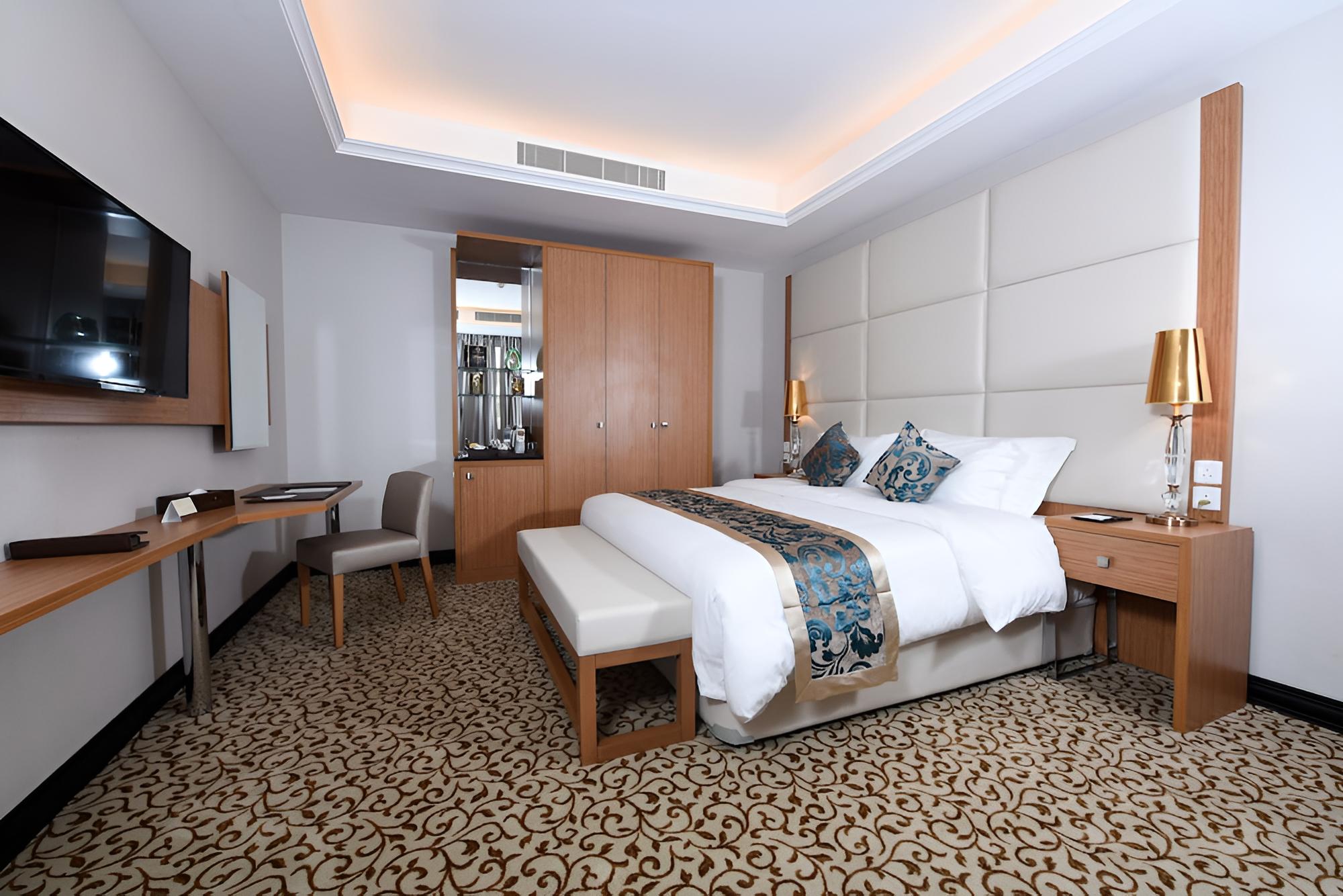 Grand Park Hotel