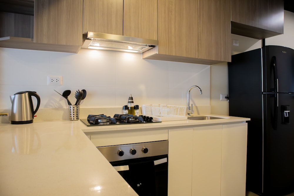 w Cozy 1BR w Balcony Near Kennedy Park
