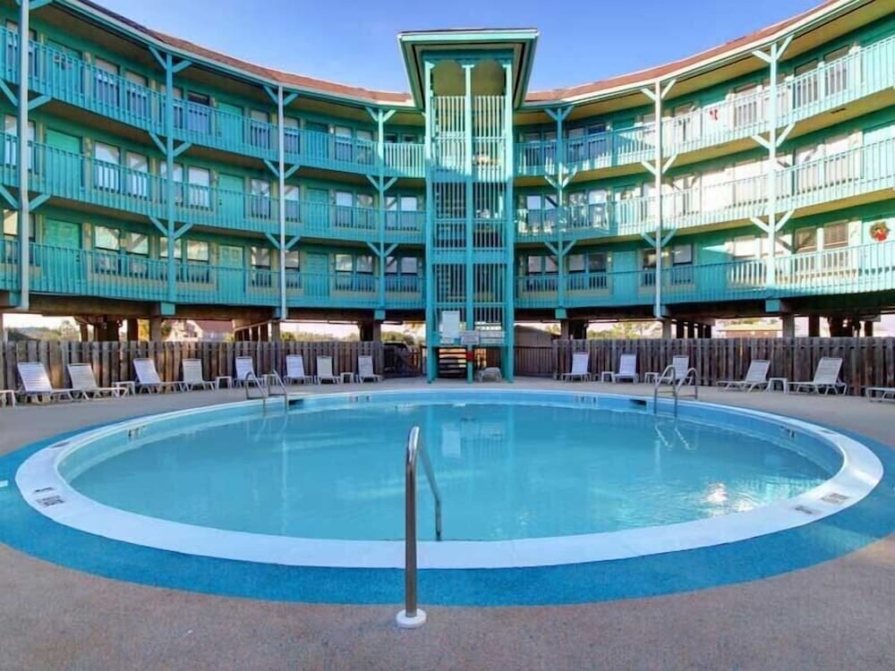 Sea Breeze #305 by Southern Vacation Rentals