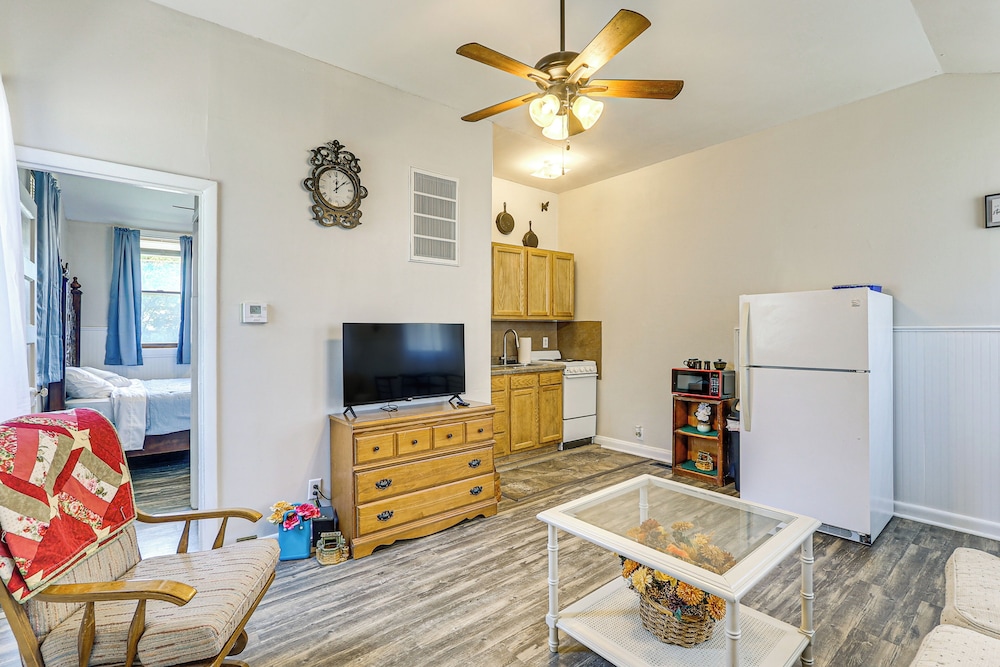Near Walnut Valley Festival: Convenient Apartment!