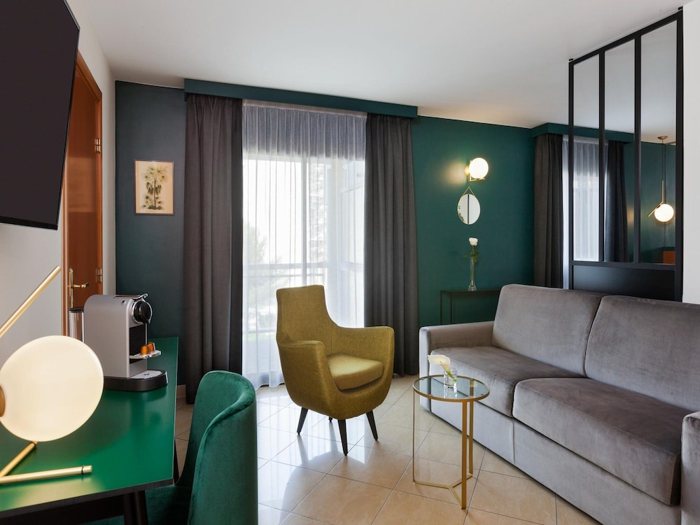 Junior Suite in Cannes for 4 Guests