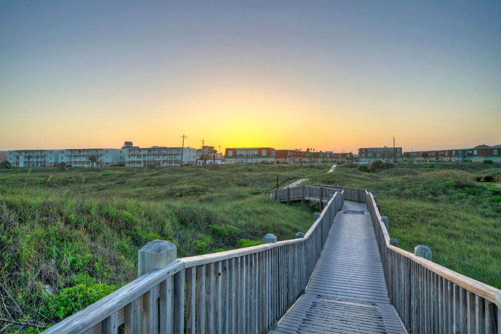 3 Condos in Beachfront Complex w Pool Sleeps 22 Island Retreat 3-unit Buyout
