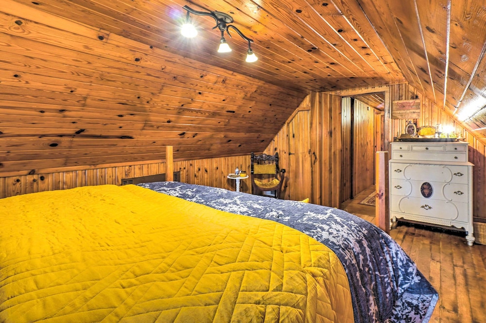 Dreamy Homestead Escape: Patio, Ranch On-site view 5