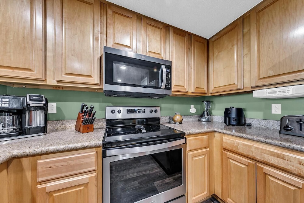 Grandview East 1002