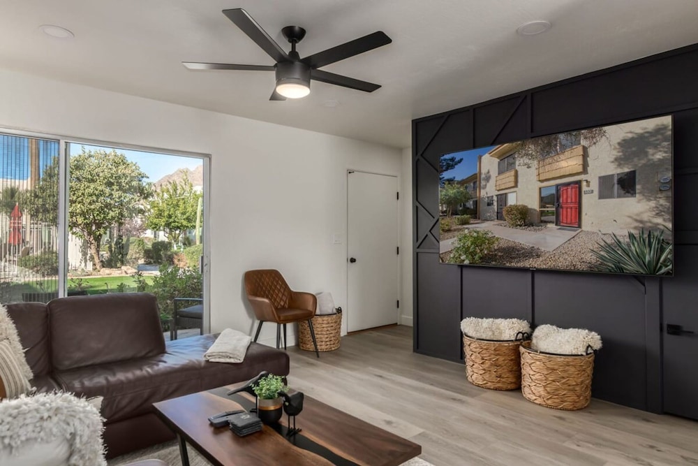 Luxe 2BR Townhouse 4 Heated Pools Walk 2 Old Town