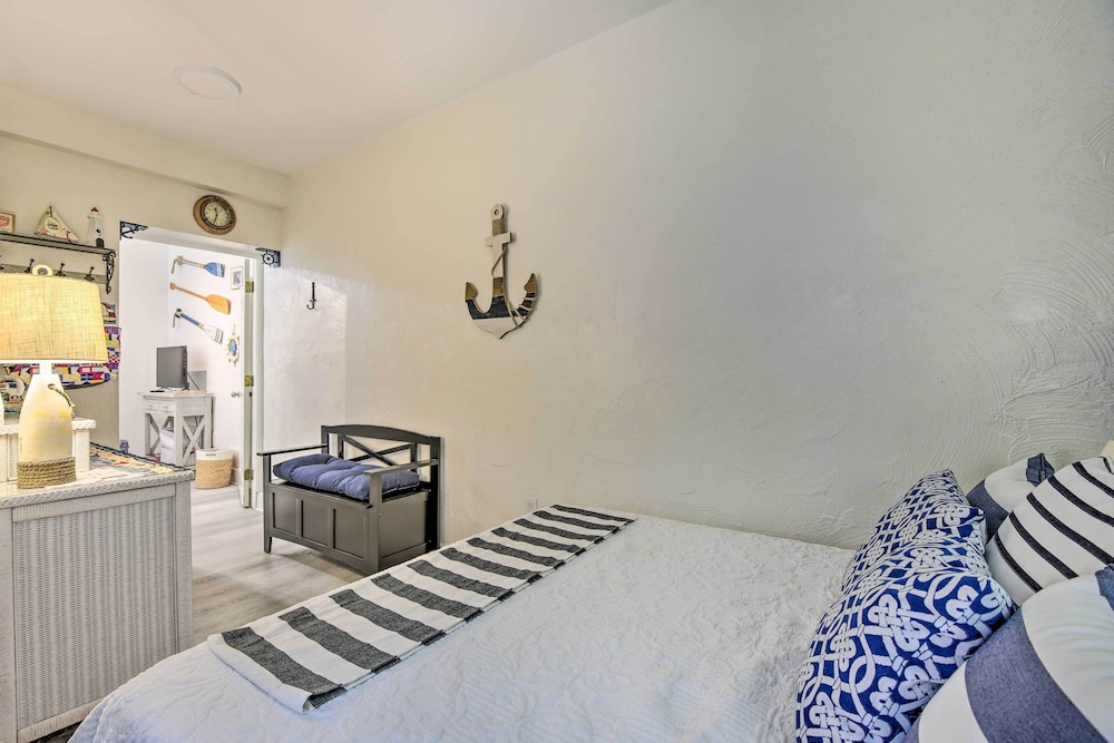 Sarasota Home in Historic District w/ Patio!