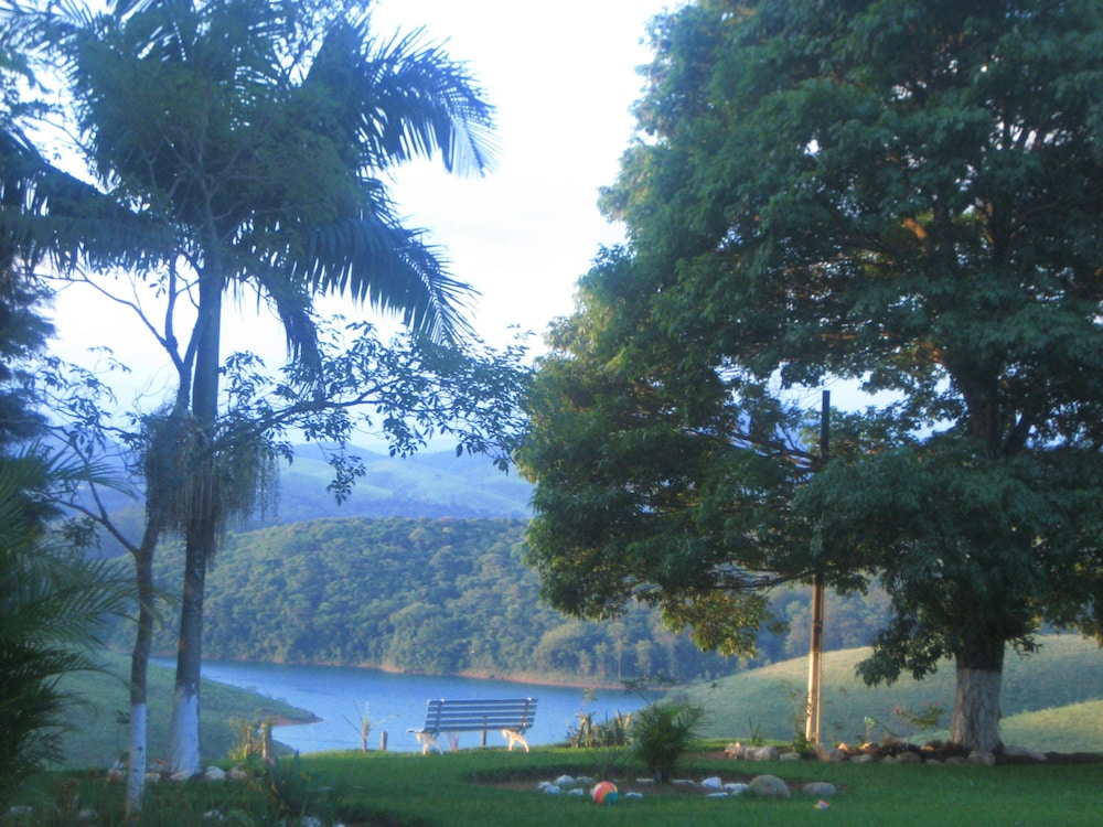 Pousada Canto do Lago
