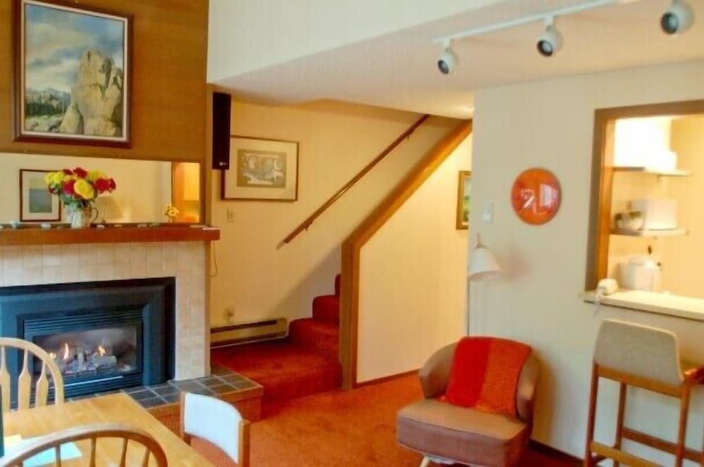 Mt Baker Lodging Condo 85 - Sleeps 4 view 5