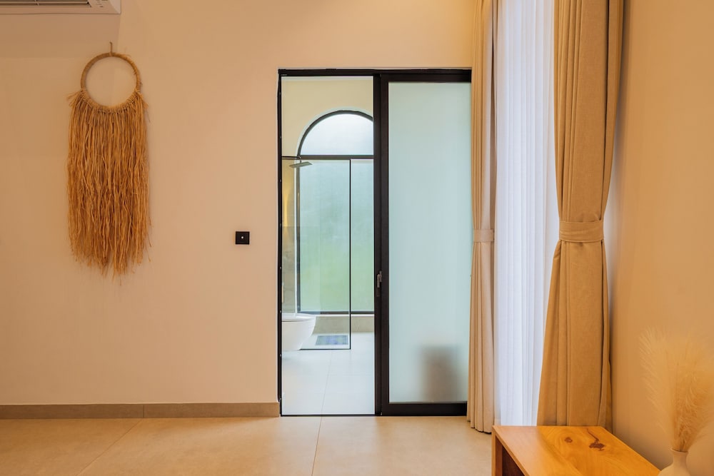 ELIVAAS Ekam | Luxe 4 BHK Villa With Pvt Pool & Patio