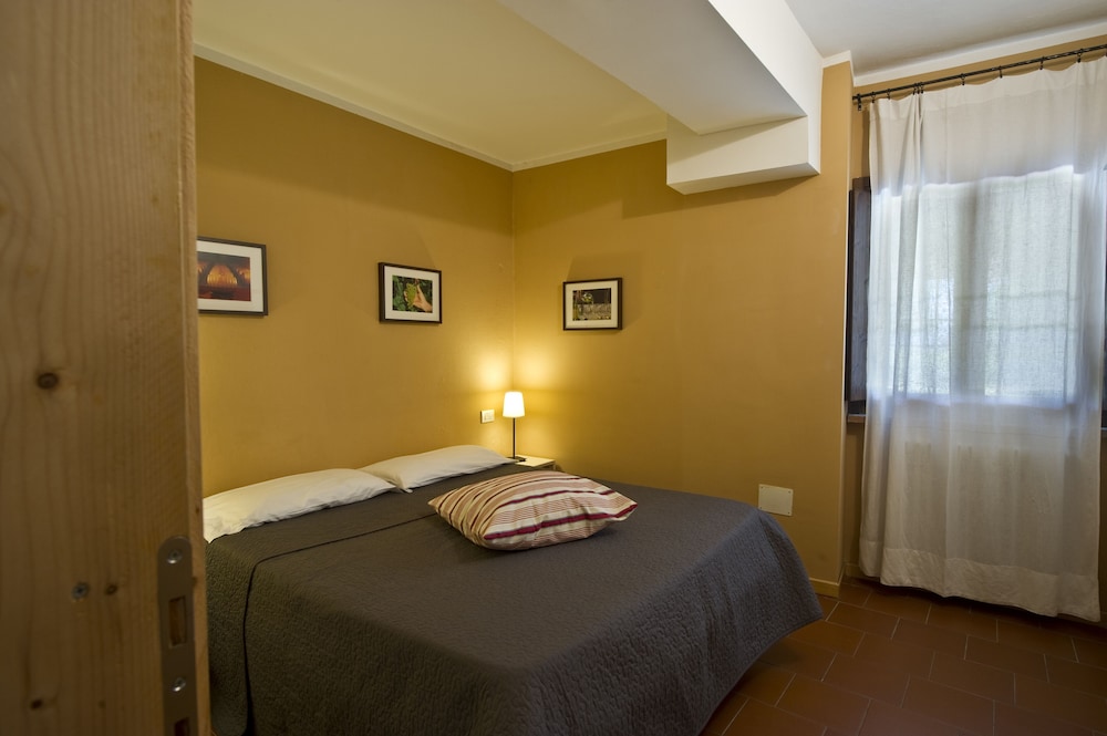 Borgo San Donino - Selva Capuzza photo 4