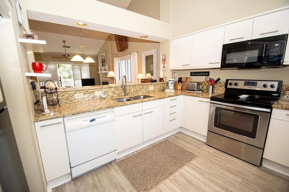 West Hyde Park 2e 2 Bedroom Condo