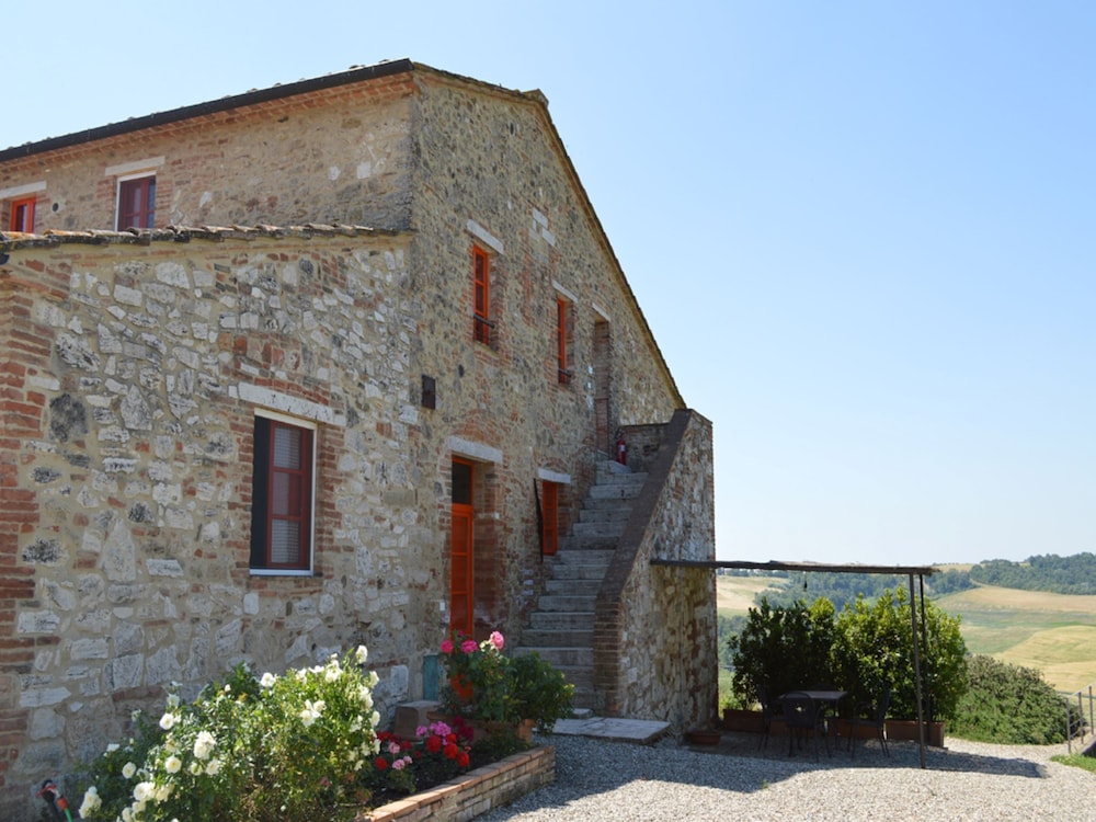 Charming Tuscan Countryside Retreat