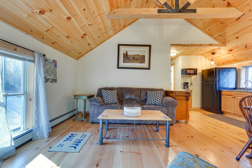 Inviting Chittenden Apartment Near Pico Mountain!