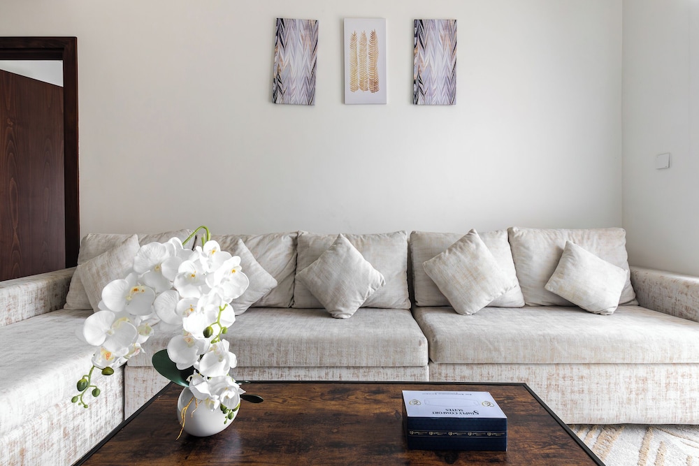 SIMPLY COMFORT Binghatti Gateway Family 2BR with Balcony, Close to Dubai Mall & Burj Khalifa
