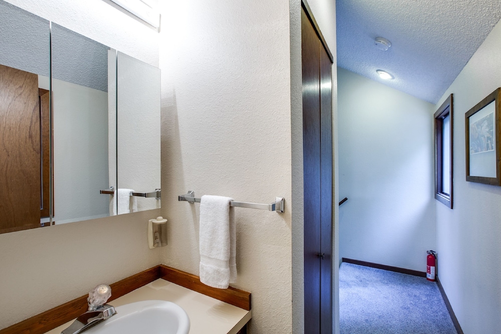 14SW - Fireplace - Dishwasher - Washer/Dryer - Sleeps 6 view 2