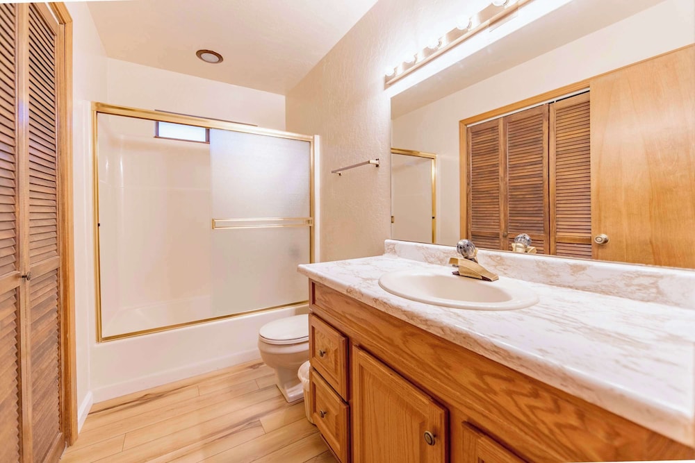 Oglala Little Lodge - Cabin Getaway