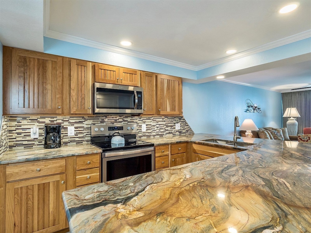Pointe Santo Condos by Dream Vacation Rentals
