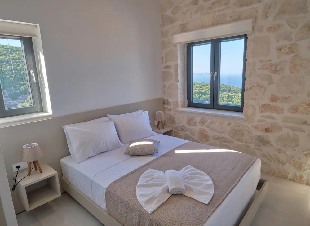 Exclusive Villa in Volimes Greece view 4