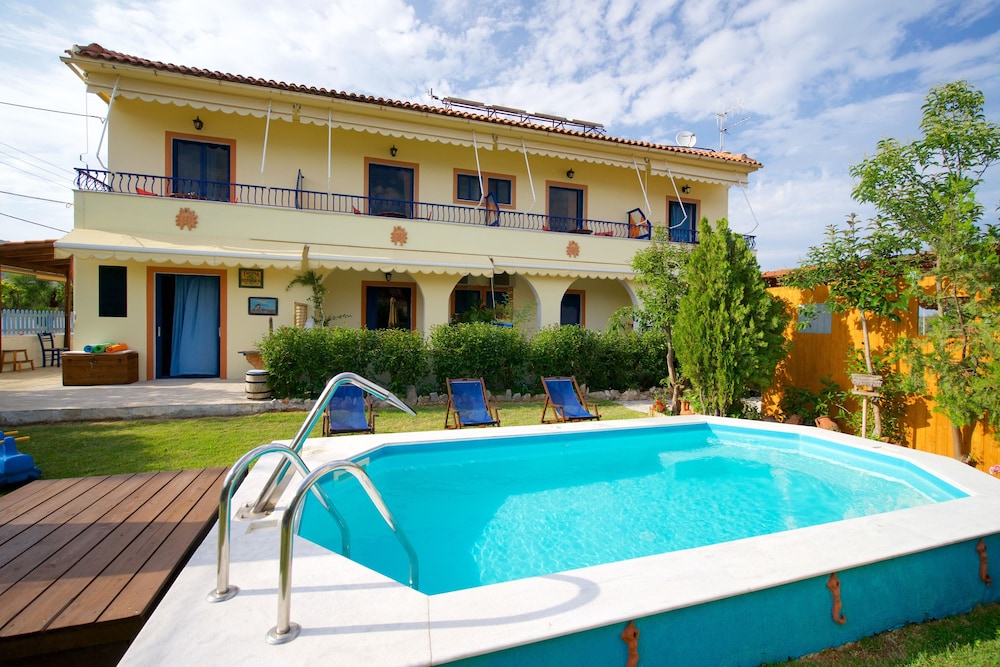Kalypso Studios & Apartments