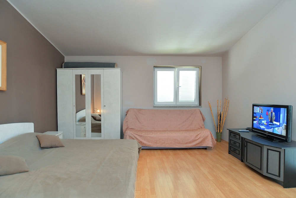 Apartment 1692 view 5