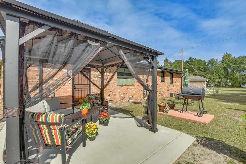 1 Mi to Fort Bragg: Family Home w/ Backyard
