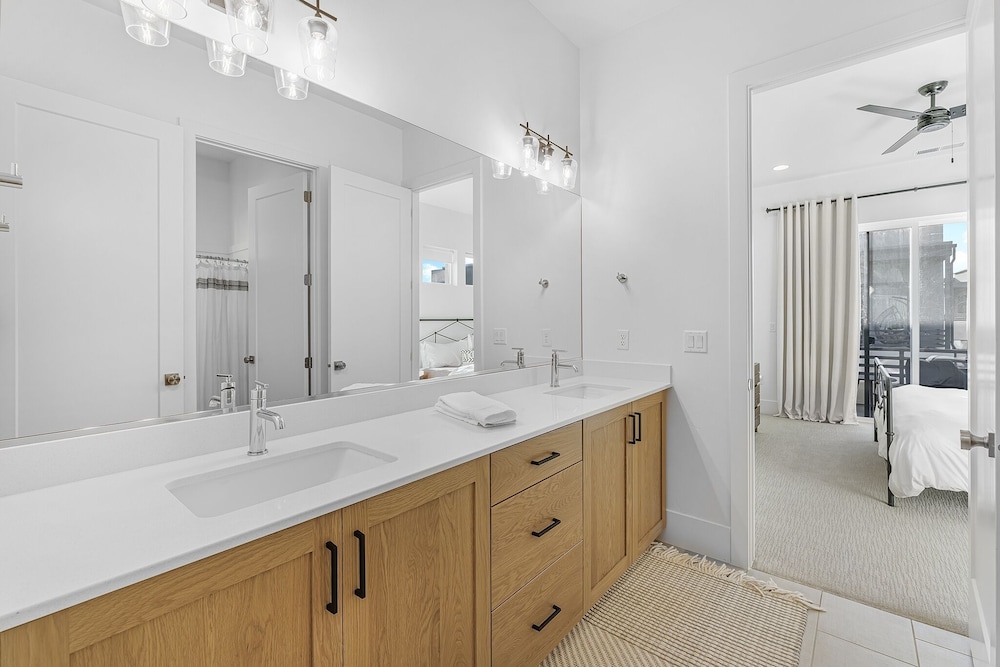 Villa #25 At Bloomington Country Club - Villa Vibes 4 Bedroom Townhouse