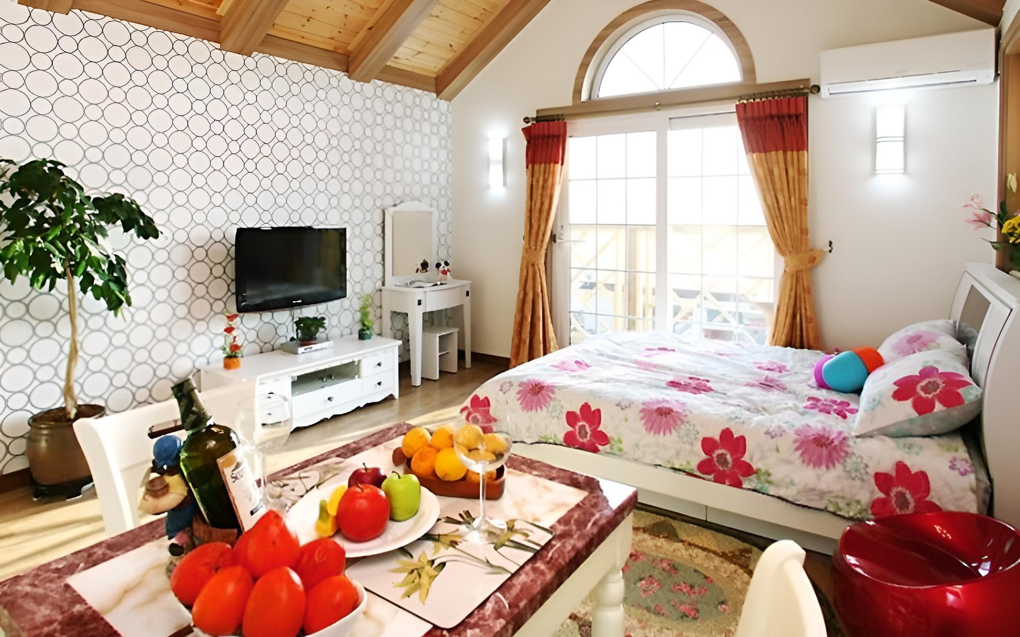 Photo 12