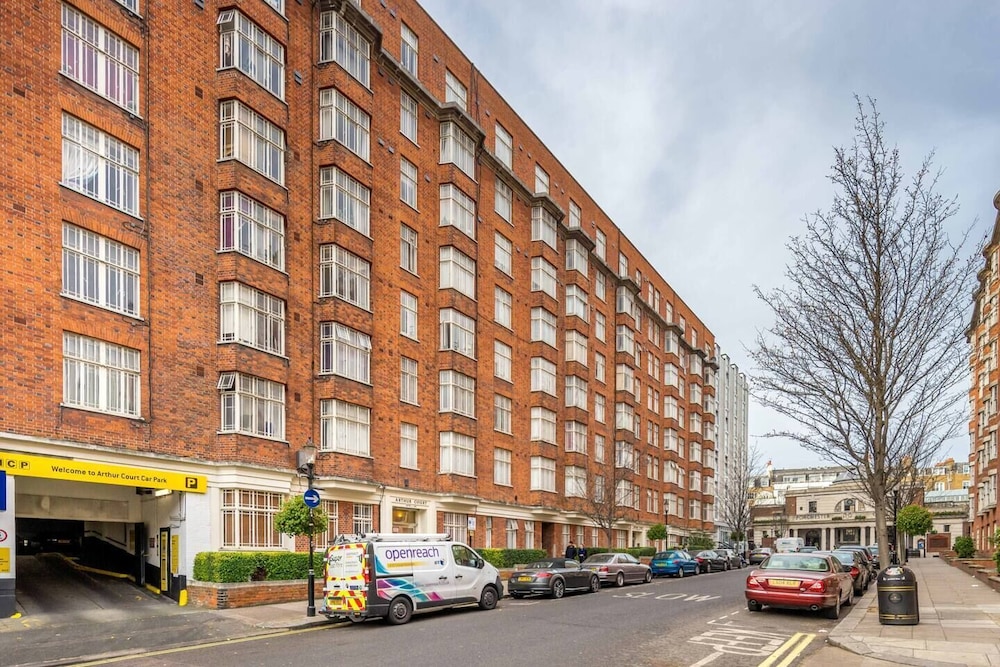 JOIVY 2-bed flat near Notting Hill