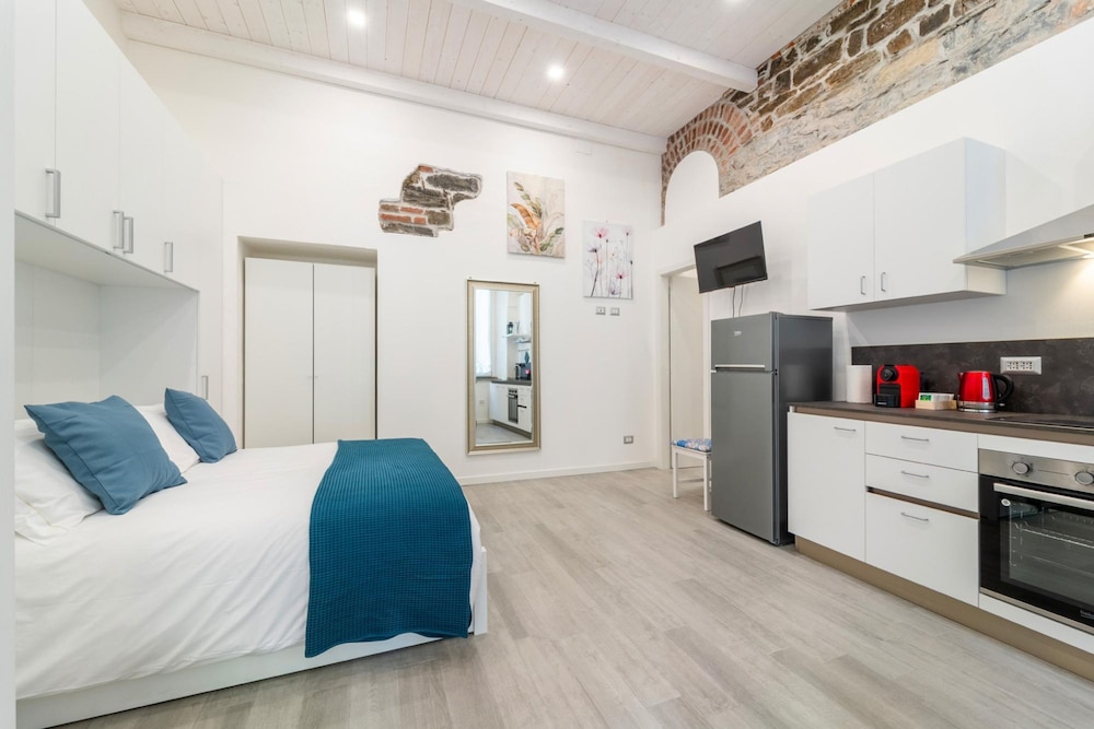 Modern Apartment in Via Carloni by Wonderful Italy