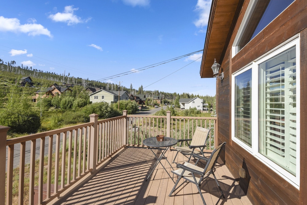 Mule Meadows Classy, Split Level South Tahoe Home! view 4