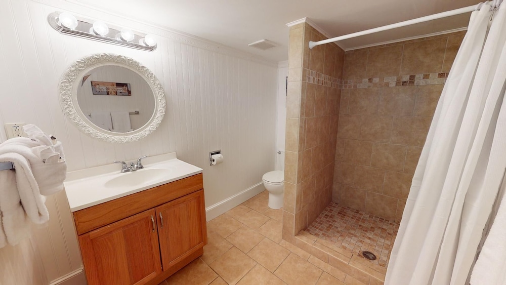 Beach Nugget by Tybee Vacation Rentals
