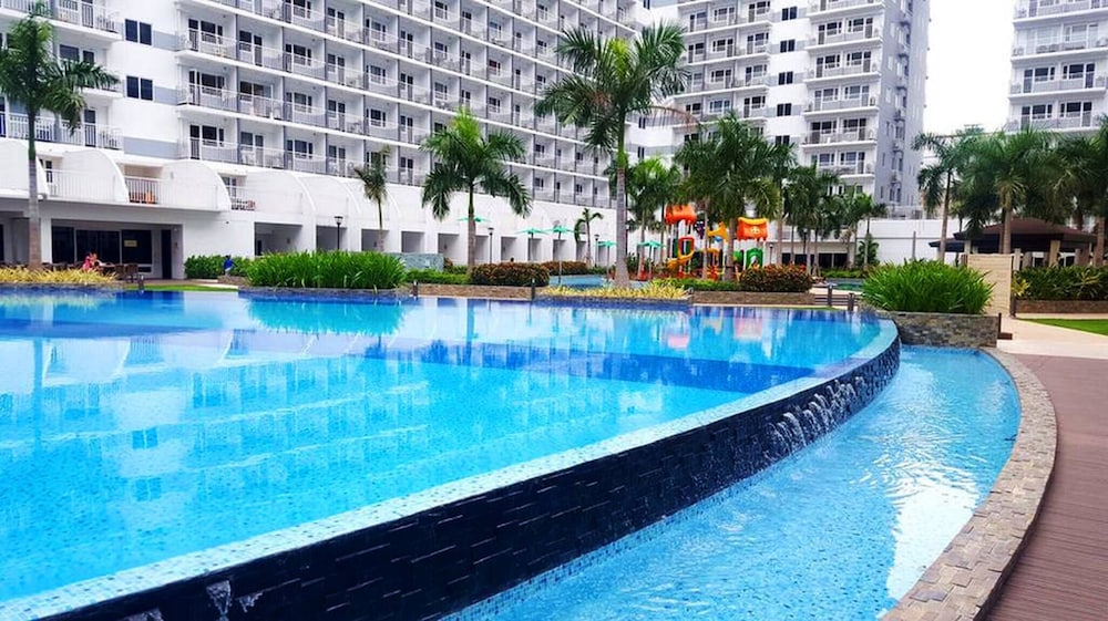 Urban Retreat at Shell Residences With Netflix 300mbps Wifi