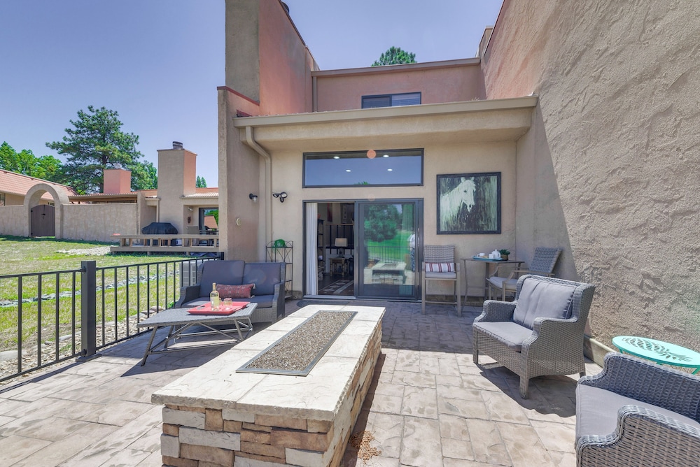 Ruidoso Golf Condo - Patio & Mountain View! view 4
