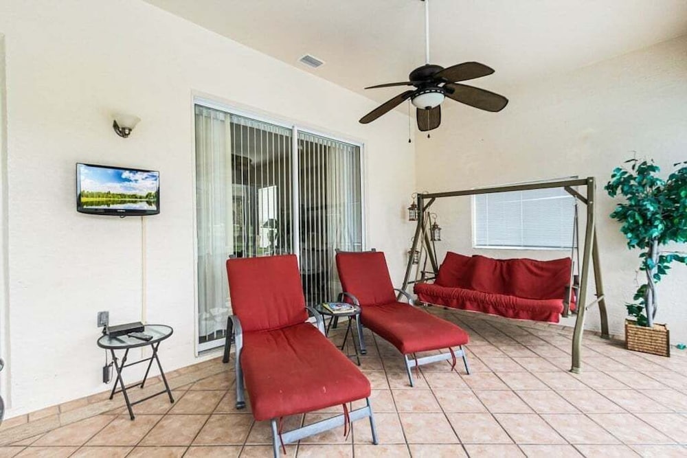4 Bed Pool Home, Pool Table & More 4 Bedroom Villa