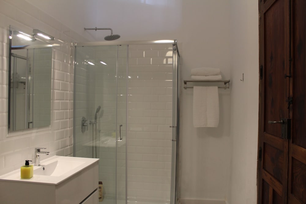 NWT Paradise Urban Hostel photo 3