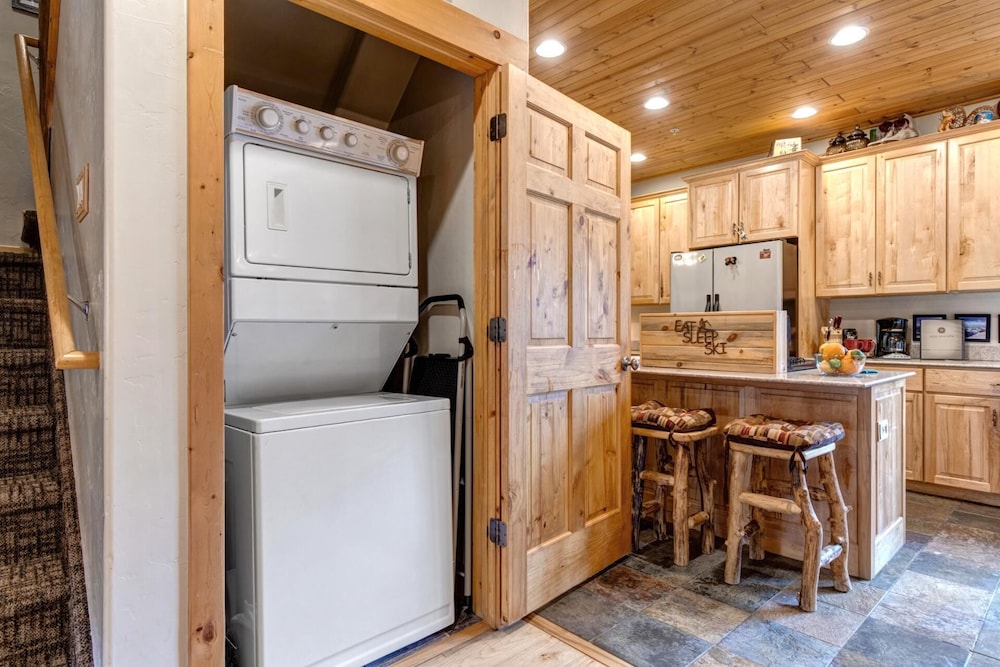 Timber Wolf Lodge Collection by KBM - 2 Units (5b/12c)
