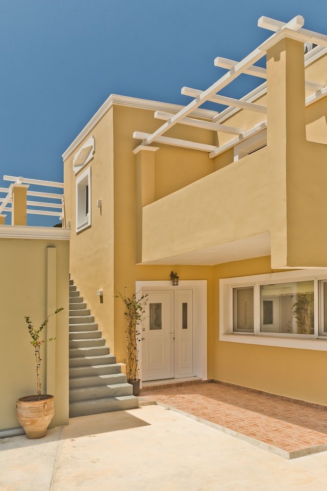Elaia Villas